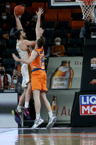 云南玉昆VS长春亚泰赛前踩场训练